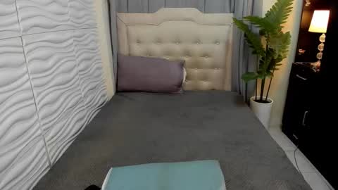 IM YOUR BABE GIRL LYCA online show from 10.10.25