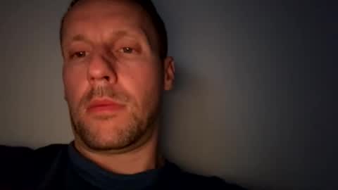 Snapshot of mark__39 chatting on 10.16.25 Mark online show from 10.16.25