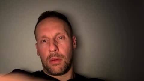 Snapshot of mark__39 chatting on 11.20.25 Mark online show from 11.20.25