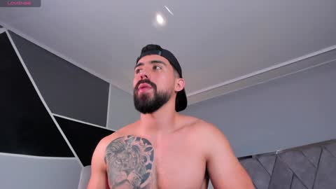 Snapshot of mark_broown_ chatting on 12.08.24 mark_broown_ online show from 12.08.24