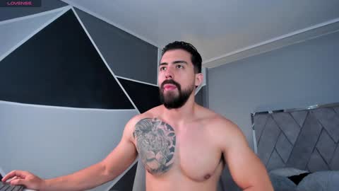 Snapshot of mark_broown_ chatting on 01.01.25 mark_broown_ online show from 01.01.25