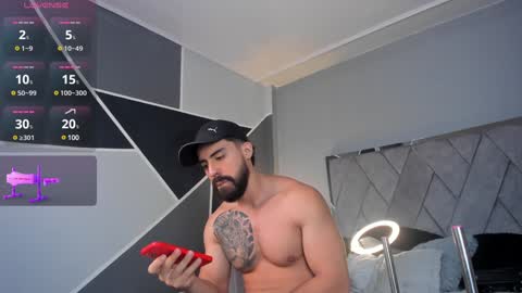 Snapshot of mark_broown_ chatting on 02.08.25 mark_broown_ online show from 02.08.25