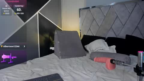 Snapshot of mark_broown_ chatting on 02.22.25 mark_broown_ online show from 02.22.25