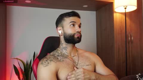 Mark online show from 11.10.25