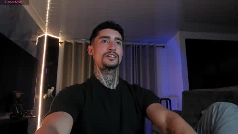 Snapshot of mark_kamper chatting on 10.31.25 mark kamper online show from 10.31.25