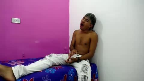 Snapshot of mark_latin18 chatting on 02.06.25 mark_latin18 online show from 02.06.25