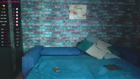 Mark online show from 03.10.25