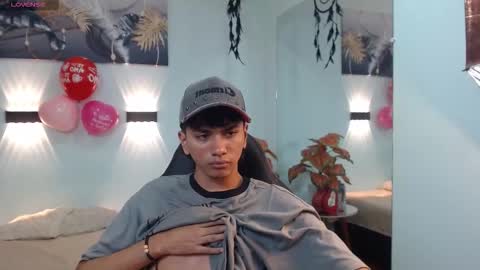 Snapshot of markbowie chatting on 02.11.26 markbowie online show from 02.11.26