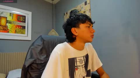 Snapshot of markbowie chatting on 02.24.26 markbowie online show from 02.24.26