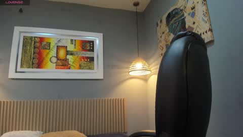 Snapshot of markbowie chatting on 02.28.26 markbowie online show from 02.28.26