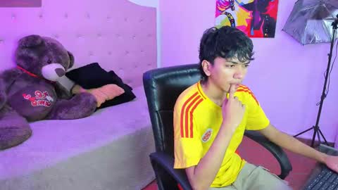 Snapshot of markbowie chatting on 03.01.26 markbowie online show from 03.01.26