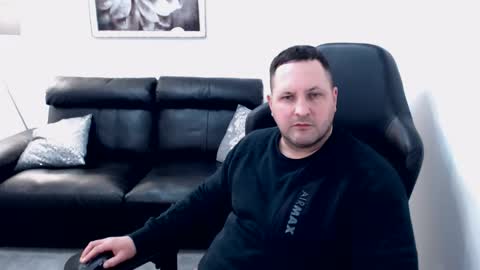 Snapshot of marko66999 chatting on 11.10.25 Master online show from 11.10.25