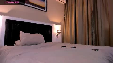 Snapshot of marrena_a chatting on 02.12.26 -- Mari -- online show from 02.12.26