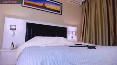 Mari online show from 10.21.25