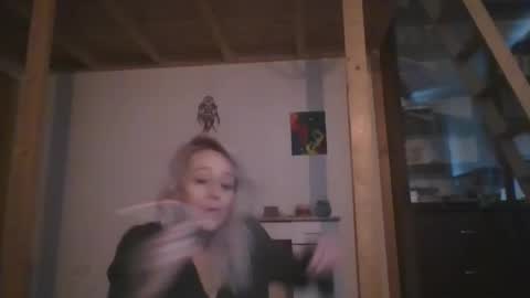 Snapshot of marrygorund chatting on 01.29.25 MaryGoRound online show from 01.29.25