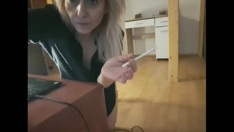 Snapshot of marrygorund chatting on 01.31.25 MaryGoRound online show from 01.31.25