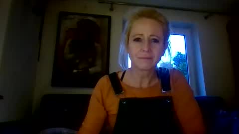 Snapshot of marrygorund chatting on 10.16.25 MaryGoRound online show from 10.16.25