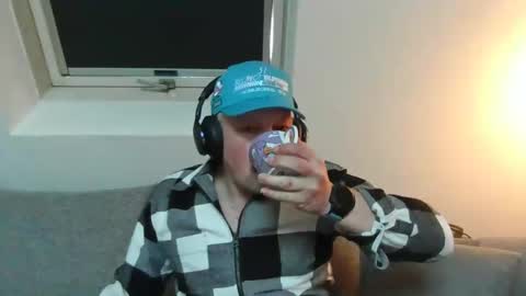 Snapshot of mars0481 chatting on 02.14.25 mars0481 online show from 02.14.25