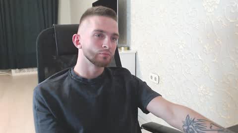 Snapshot of marselle_looker chatting on 01.10.25 Marselle online show from 01.10.25