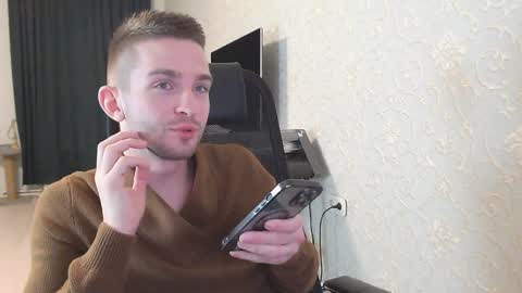 Snapshot of marselle_looker chatting on 01.25.25 Marselle online show from 01.25.25