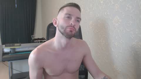 Snapshot of marselle_looker chatting on 02.05.25 Marselle online show from 02.05.25