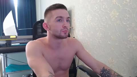 Snapshot of marselle_looker chatting on 03.11.25 Marselle online show from 03.11.25