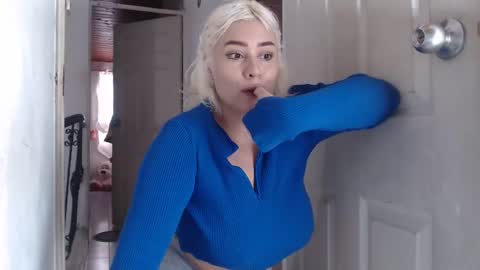 Marshmellouw online show from 01.30.25