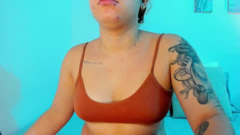 C A R O L I N A  online show from 05.05.26