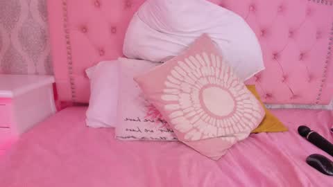 Martina online show from 02.14.25