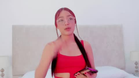 Snapshot of martinaa_garcia chatting on 10.27.25 Martina online show from 10.27.25