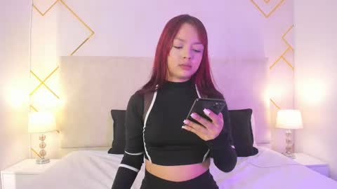 Snapshot of martinaa_garcia chatting on 11.24.25 Martina online show from 11.24.25