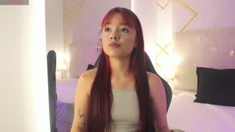 Snapshot of martinaa_garcia chatting on 12.18.25 Martina online show from 12.18.25