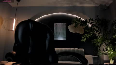 Snapshot of martinnabonnet chatting on 02.09.25 Martinna Bonnet online show from 02.09.25