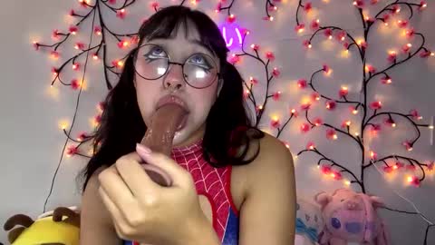 Snapshot of maru__chan chatting on 10.06.25 Maru online show from 10.06.25