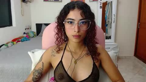 Snapshot of mary_jane1_ chatting on 02.12.25 mary online show from 02.12.25