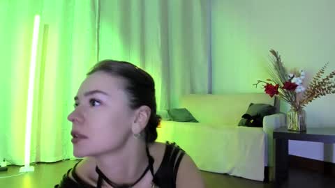 Snapshot of mary_julia chatting on 10.21.25 Julia online show from 10.21.25