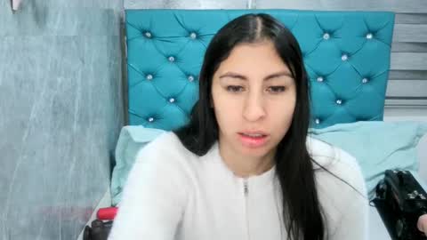 Snapshot of mary_mood_ chatting on 01.21.25 Mary Moon online show from 01.21.25