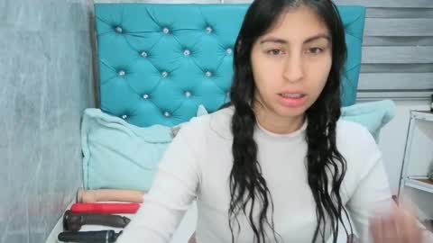 Snapshot of mary_mood_ chatting on 02.01.25 Mary Moon online show from 02.01.25
