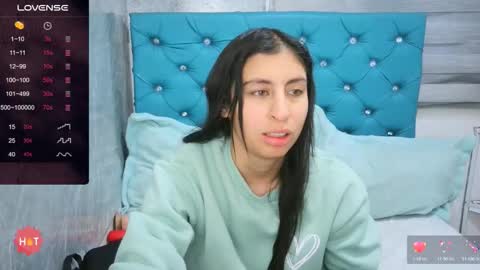 Snapshot of mary_mood_ chatting on 10.22.25 Mary Moon online show from 10.22.25