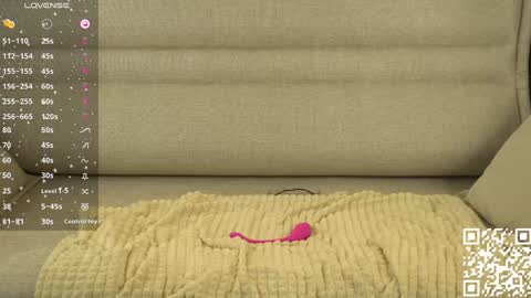 Snapshot of mary_shake chatting on 01.10.25 Mary online show from 01.10.25