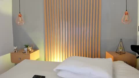 Snapshot of mary_suarez chatting on 02.15.25 Maria online show from 02.15.25