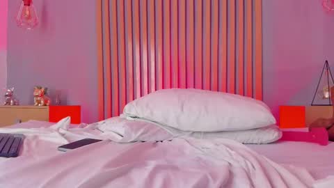 Snapshot of mary_suarez chatting on 02.20.25 Maria online show from 02.20.25