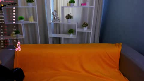 Snapshot of maryclars chatting on 03.23.26 Mary online show from 03.23.26