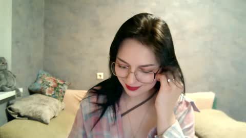 Stephie online show from 11.22.25