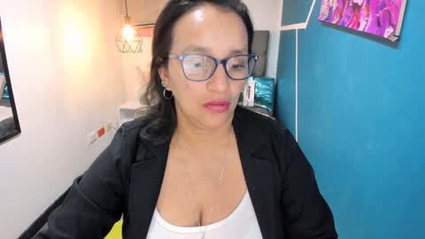 Snapshot of marylinmilf chatting on 12.16.24 Marylin online show from 12.16.24