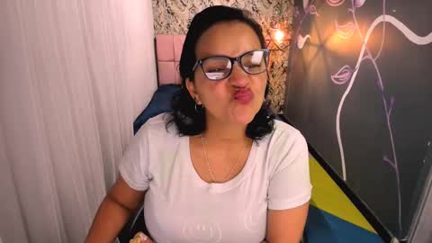 Snapshot of marylinmilf chatting on 03.12.25 Marylin online show from 03.12.25