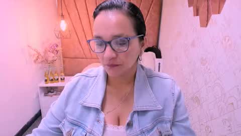 Snapshot of marylinmilf chatting on 09.17.25 Marylin online show from 09.17.25