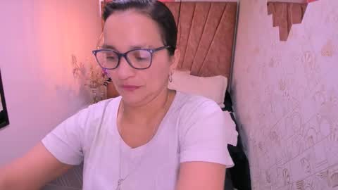Snapshot of marylinmilf chatting on 10.01.25 Marylin online show from 10.01.25