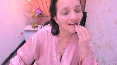 Snapshot of marylinmilf chatting on 10.10.25 Marylin online show from 10.10.25