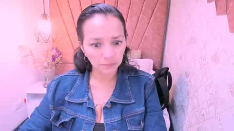 Snapshot of marylinmilf chatting on 10.20.25 Marylin online show from 10.20.25